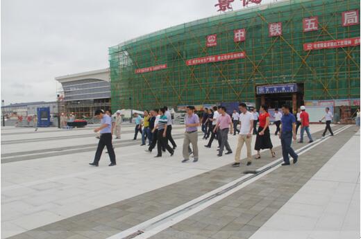 喜迎十九大，身邊看變化——我市干部賢內(nèi)助、鄉(xiāng)鎮(zhèn)街道負(fù)責(zé)人參觀高鐵商務(wù)區(qū)