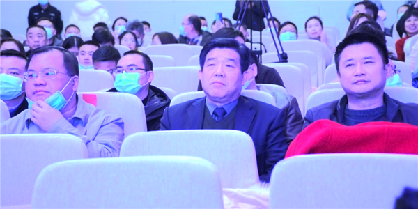 昌南新區(qū)、城投集團(tuán)舉行慶祝2021年元旦文藝匯演