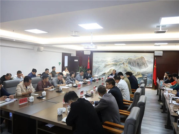 市城投集團(tuán)召開重點(diǎn)項(xiàng)目調(diào)度會暨疫情防控部署會