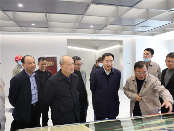 市委常委、常務副市長鄧永翔現(xiàn)場調(diào)研城投集團產(chǎn)業(yè)項目