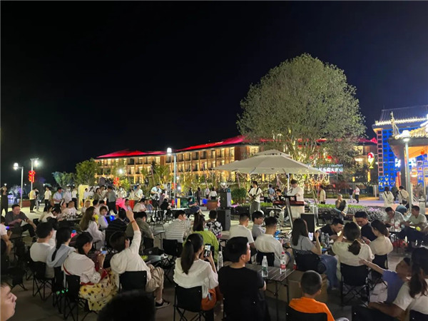 興商貿(mào) 促消費(fèi) 惠民生！景德鎮(zhèn)這里的夜市很火爆！