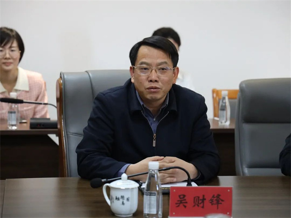 中國五冶集團(tuán)一行蒞臨市城投集團(tuán)調(diào)研座談