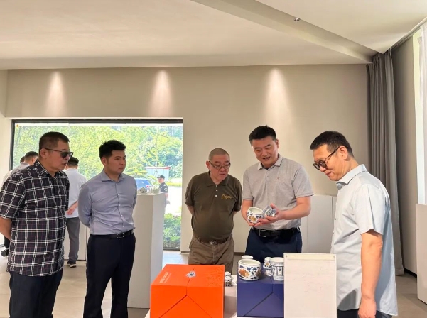 CFAC美院基地 清華大學(xué)美術(shù)學(xué)院與省數(shù)文集團(tuán)、市城投集團(tuán)強(qiáng)強(qiáng)聯(lián)手共繪文化創(chuàng)新新篇章