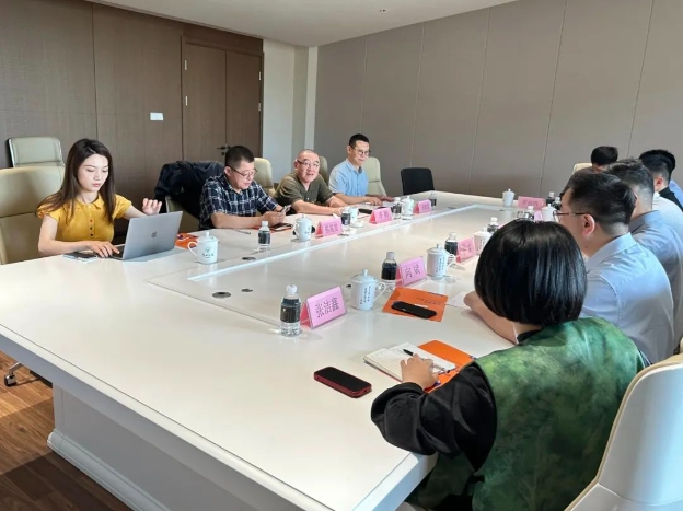 CFAC美院基地 清華大學(xué)美術(shù)學(xué)院與省數(shù)文集團(tuán)、市城投集團(tuán)強(qiáng)強(qiáng)聯(lián)手共繪文化創(chuàng)新新篇章